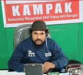 Aktivis antikorupsi, Sekjen LSM Kampak Papua, Johan Rumkorem. [Foto: JP/LR]