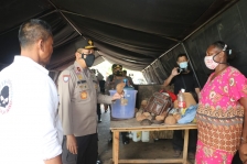 Wakapolda Papua Tinjau Home Industry Binaan Binmas Polres Merauke. [Foto: Polres Merauke]