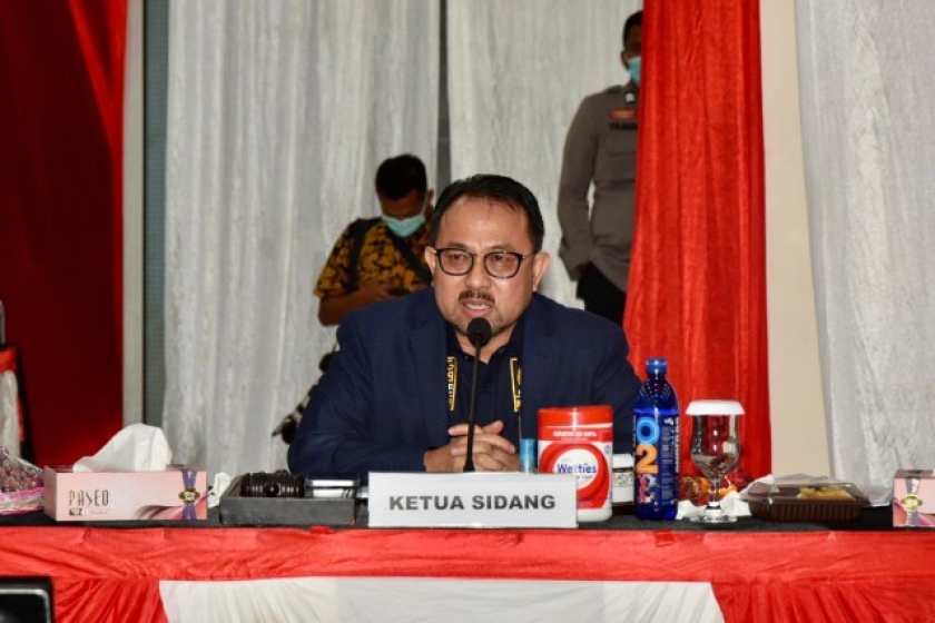 Wakil Ketua Komisi III DPR RI Pangeran Khairul Saleh saat memimpin pertemuan Tim Kunjungan Kerja Spesifik Komisi III DPR RI dengan Kapolda dan Kajati Malut di Ternate, Malut, Jumat (4/6/2021). [Foto: Tiara/Man]