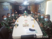  Tim Audit Kolinlamil Dalami KRI Teluk Bintuni 520. [Foto: Dispen Kolinlamil]