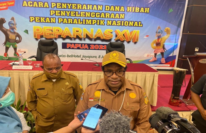 Pemprov Papua Serahkan Hibah Rp500 Miliar Penyelenggaraan Peparnas XVI. [Foto: Pemprov Papua]
