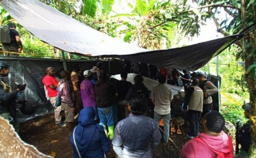 LPSK Dampingi Keluarga Korban saat Autopsi Jenazah Pdt. Yeremia. [Foto: LPSK]