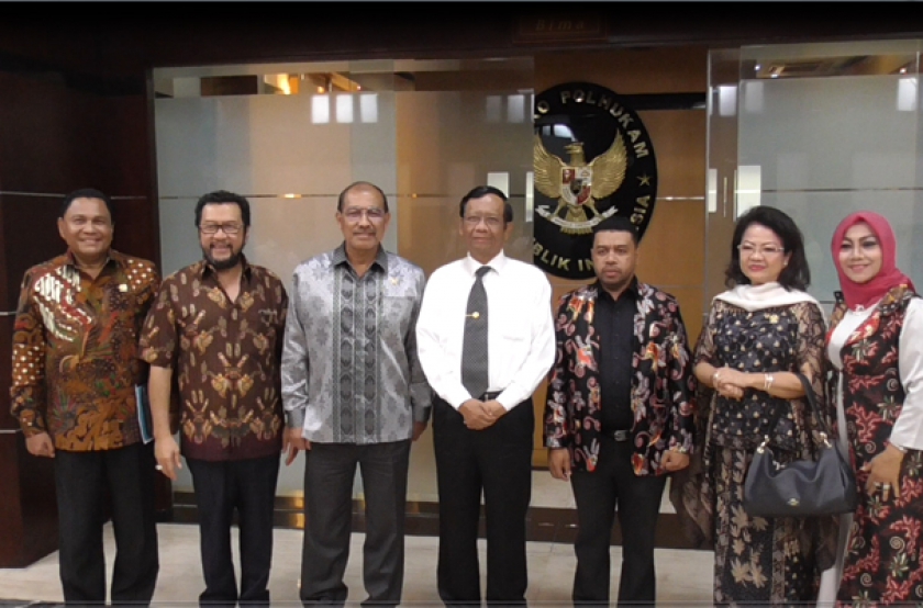 Pertemuan bersama Menkopolhukam membicarakan persoalan Papua.