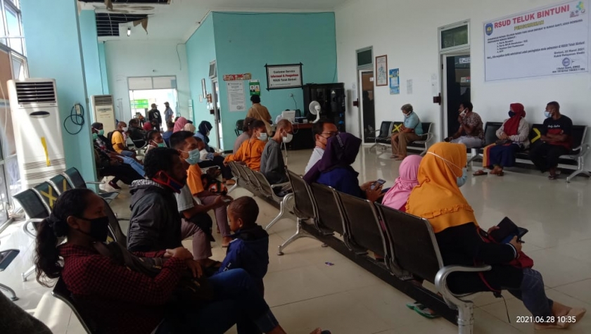 Pengurusan Surat Kesehatan di RSUD Teluk Bintuni Meningkat. [Foto: JP/MW]