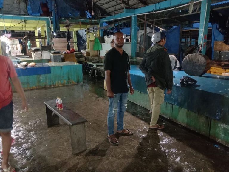 Pasar di Bintuni Sepi Pasca Beredar Informasi Varian Baru Covid-19. [Foto: JP/MW]