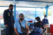 Sukseskan PON, Lanud Silas Papare Laksanakan Serbuan Vaksin ke Venue. [Foto: tni.mil.id]