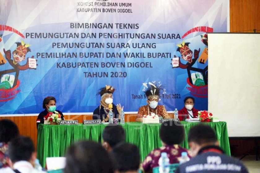 Bimbingan Teknis Pemungutan dan Penghitungan Suara Pemungutan Suara Ulang Pemilihan Bupati dan Wakil Bupati Kabupaten Boven Digoel 2020. [Foto: KPU RI]