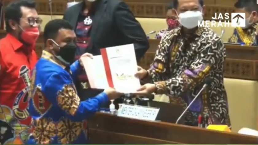 Filep Wamafma: RUU Otsus Disetujui dan Akomodir Perubahan 19 Pasal. [Foto: Tangkapan Layar Jas Merah TV]