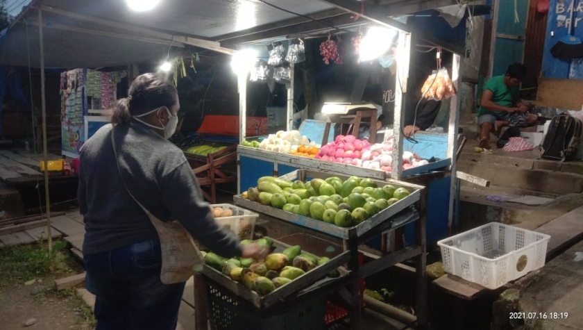 Harga Buah Impor di Kota Bintuni Meroket di Tengah Pendemi. [Foto: JP/MW]