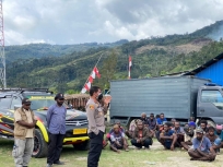 Kapolres Tolikara Mediasi Permasalahan Antar Masyarakat di 2 Distrik. [Foto: Polres Tolikara]