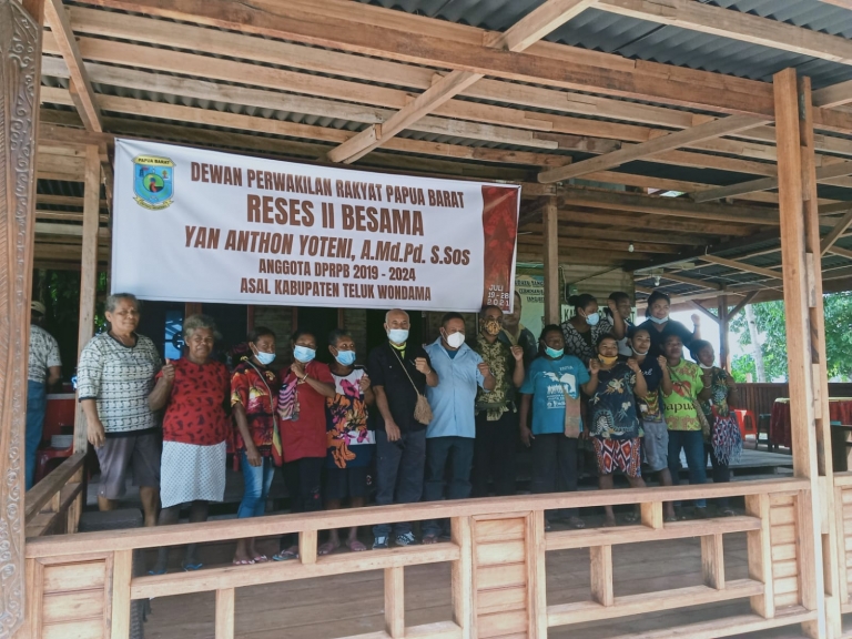 Reses di Pulau Nusmapi Manokwari, Yoteni Jelaskan Perjuangan RUU Otsus.