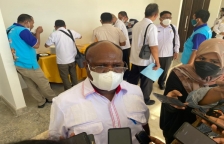 Direktur RSUD Jayapura, Aloysius Giay. [Foto: Pemprov Papua]