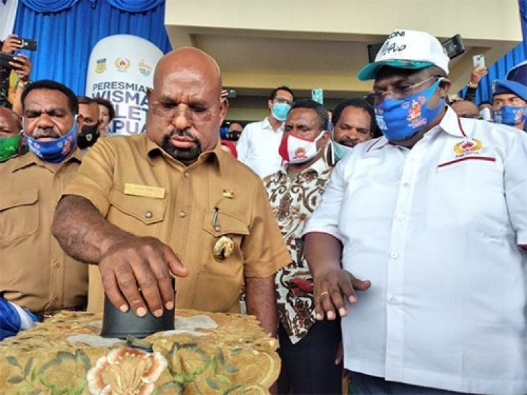 IDM Institute Beri Gelar Lukas Enembe Sebagai Bapak Pembangunan Olahraga Papua. [Foto: website PON XX]