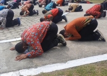 1.500 casis afirmasi otsus melakukan sujud syukur sebagai tanda syukur dan terimakasih kepada Tuhan. (Foto: humas polda Papua Barat)