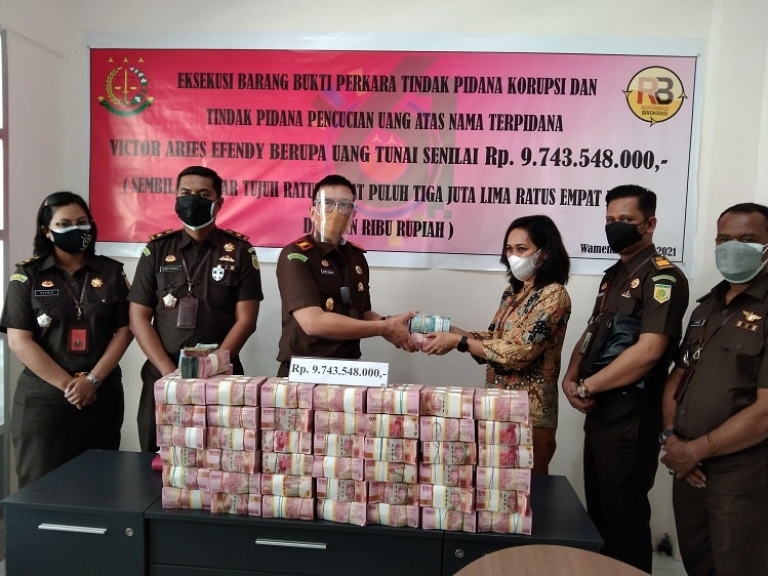 Kejari Jayawijaya Eksekusi Dana Rp 9 M Kasus Korupsi Dana Desa Tolikara. [Foto: Jubi]