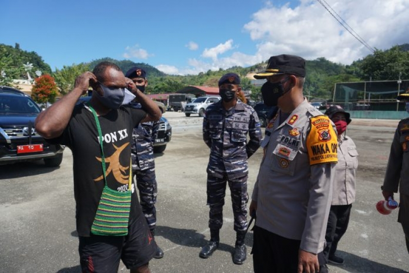 66 Warga Terjaring Operasi Yustisi di PTC Entrop, 9 Diantaranya Kena Sanksi Penahanan. [Foto: Polresta Jayapura Kota]