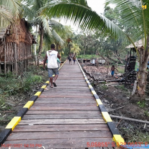 Program PUPR Permudah Akses Petani dan Nelayan Asmat Angkut Hasil Produksi. [Foto: Kementerian PUPR]