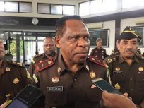 Kepala Kejaksaan Tinggi Papua Nikolaus Kondomo. [Foto: ist]
