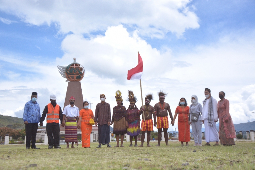 Meriahkan HUT RI Ke-76, Binmas Noken Bersama Dinas Kominfo Gelar Berbagai Lomba Bagi Anak-Anak Puncak Jaya. [Foto: Humas Polri]