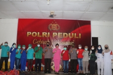 Alumni Akabri 91 Gelar Vaksinasi dan Pembagian Bansos di GKI Pertus Amban.