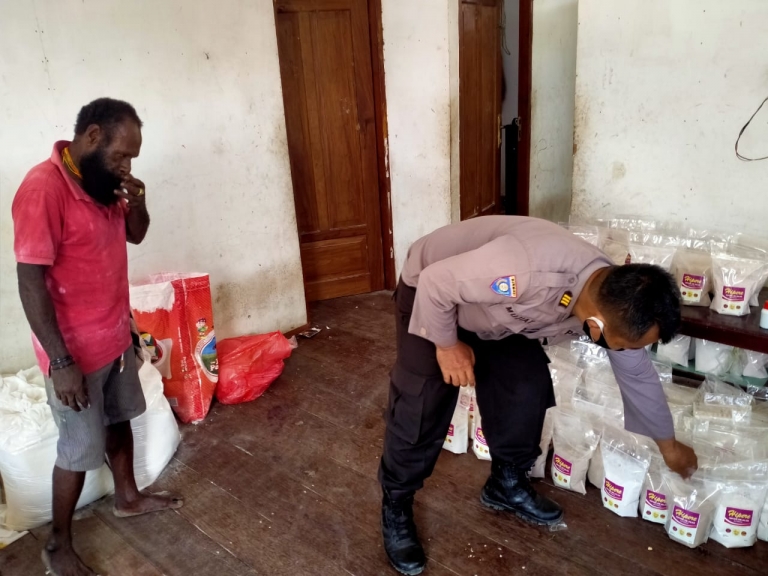 Binmas Noken Sambangi Tokoh Masyarakat Pegunungan Tengah. [Foto: tribratanews]