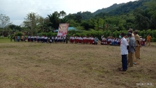 Warga Idoor Tanah Rorandey Ikuti Upacara Kemerdekaan dengan Khidmat. [Foto: JP/MW]