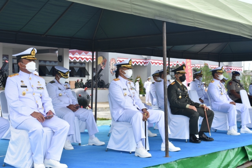 Upacara Pelantikan Siswa Dikmaba Dan Dikmata TNI AL Program Khusus Papua. [Foto: tni.mil.id]