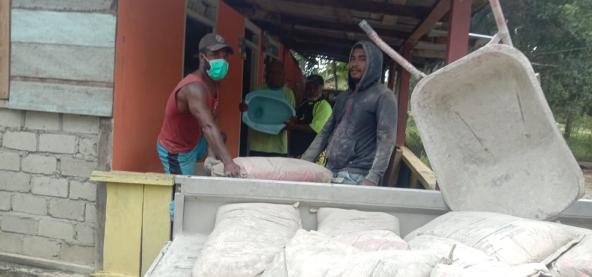 Program Sanitasi Pedesaan Padat Karya Kampung Korano SP 2 Bintuni. [Foto: JP/MW]