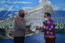 kegiatan Analisis Papua Strategis dan Lembaga Transformasi Papua Kegiatan Bedah Buku Jayapura Emas 2030. [Foto: tribratanews]