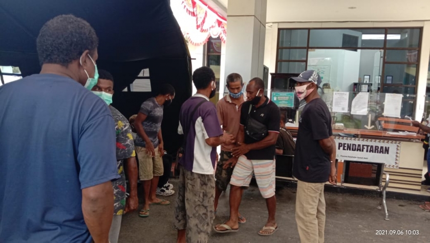 Agus Orocomna Apresiasi Perusda Bintuni Buka Rekrutmen Bagi SDM Lokal. [Foto: JP/MW]