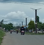 Ornamen Kayu Tiang Lampu Jalan di Bintuni Unik Bergaya Klasik