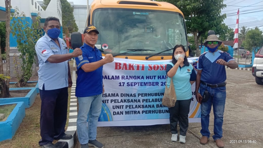 Peringati Harhubnas ke-50, Dishub Bintuni Adakan Bakti Sosial. [Foto: JP/MW]