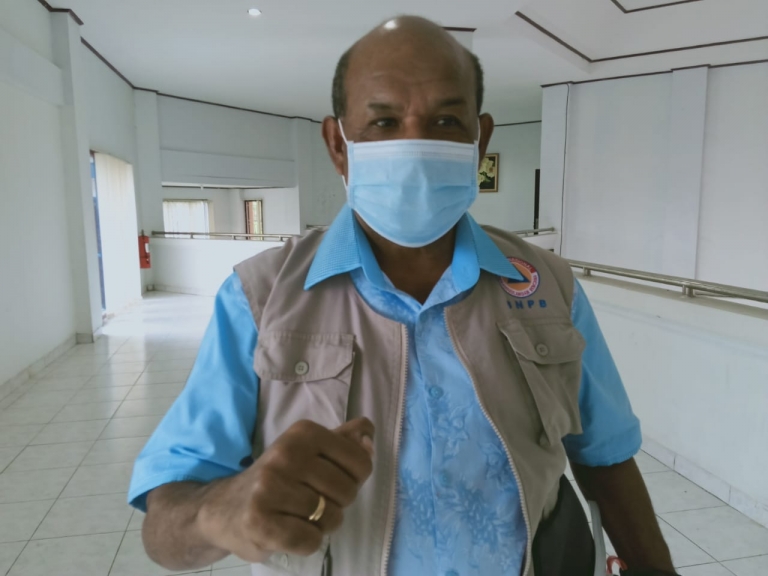 Ketua Gugus Tugas Covid-19 Provinsi Papua Barat, Derek Ampnir. [Foto: JP/WRP]