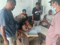 21 Tenaga Harian Lepas Teken Perjanjian Kerja dengan Perusda Bintuni. [Foto: JP/MW]