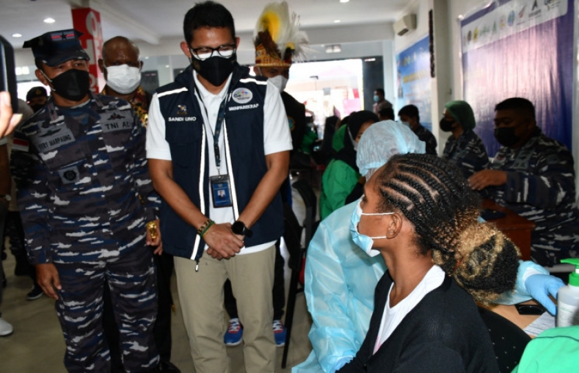 Menparekraf: Tamu PON XX Jangan Lupa Beli Produk Lokal Papua. [Foto: Pemprov Papua]