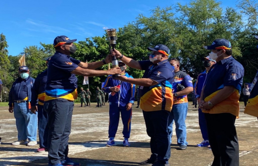 Kirab Api PON Dilepas Dari Sorong Ke Lima Wilayah Adat Di Papua. [Foto: Pemprov Papua]