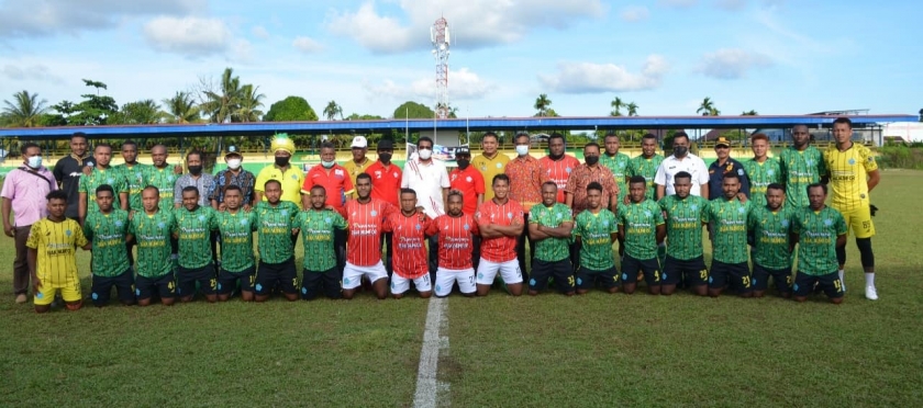 Minta Restu Masyarakat Biak, PSBS Boyong 25 Pemain ke Palangkaraya. [Foto: Humas Pemkab Biak]