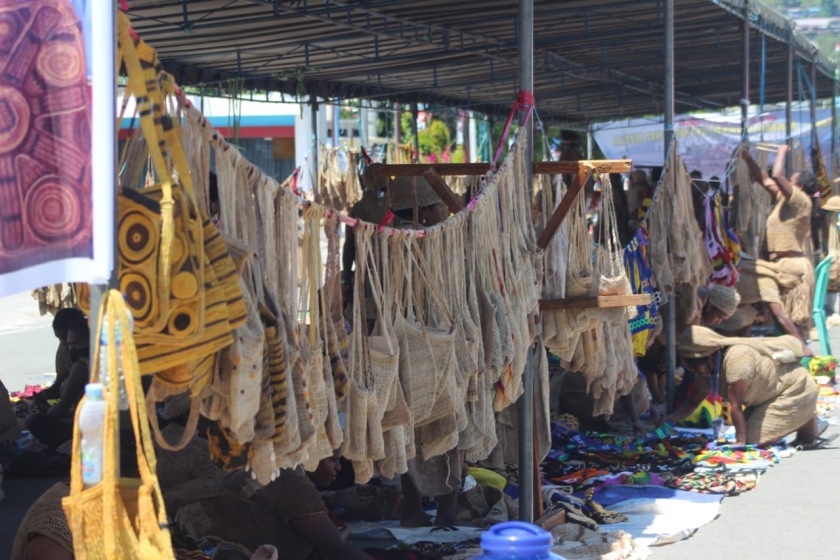 Pameran Noken pada Pekan Olahraga Nasional atau PON XX