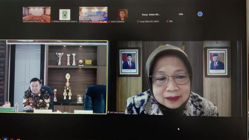 Jadi Pemateri Disperindag, Bupati Harap KKP Lirik Potensi Perikanan Kaimana. [Foto: Humas Pemkab Kaimana]