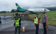 Pesawat Jayawijaya Dirgantara Tergelincir di Bandara Internasional Sentani. [Foto: ist]