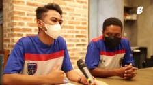 Johosua Reinhard Imbiri dan Frans Gasper Paraibabo. [Foto: tangkapan layar Youtube bola.com]