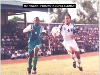 Edwin Wamafma Sebut Peluang Bintuni Melalui Industri Sepak Bola Menjanjikan. [Foto: JP/MW]