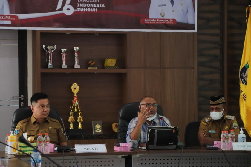 Bersama Bambang Wijayanto, Bupati Kaimana Ajak Pimpinan OPD Jauhi Korupsi. [Foto: Humas Pemda Kaimana]