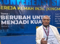 Pdt Kingmi Papua Benny Giay. [Foto: ist]