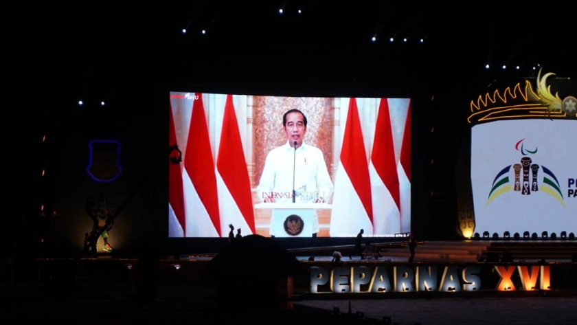 Presiden Sapa Peserta Peparnas XIV. [Foto: Kemkominfo]