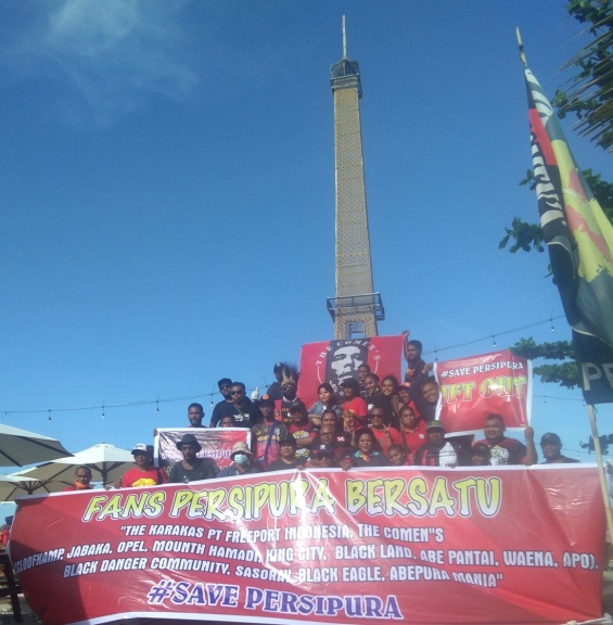 Evaluasi Total Demi Kebaikan Tim, Fans Persipura Bersatu Minta Manager Dan Pelatih Persipura Diganti. [Foto: LR]