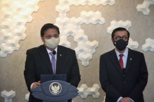 Menko Perekonomian Airlangga Hartarto dan Menkumham Yasonna Laoly. [Foto: Kemenko Perekonomian]