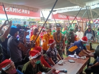 Panglima TNI Kunjungi Lokasi Vaksinasi Covid-19 di Manokwari.