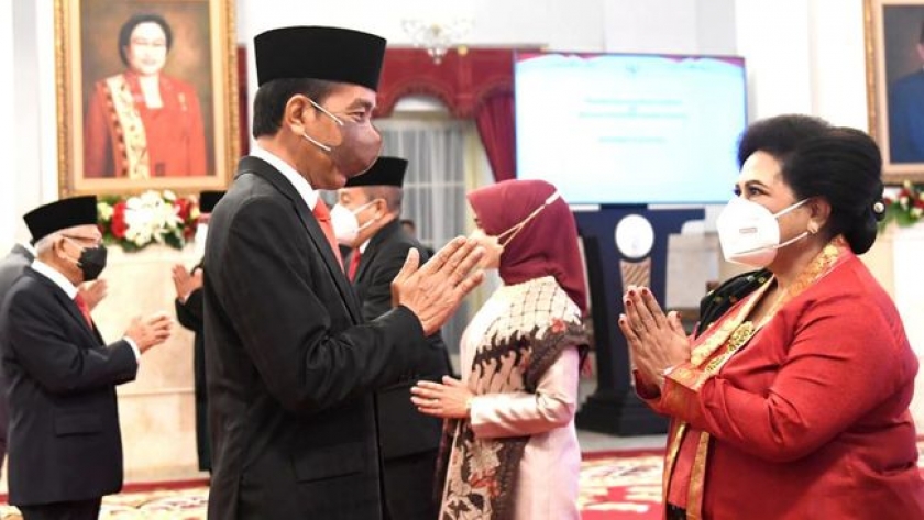 Fientje Maritje Suebu usai dilantik Presiden Joko Widodo. [Foto: Biro Pers Sekretariat Presiden]