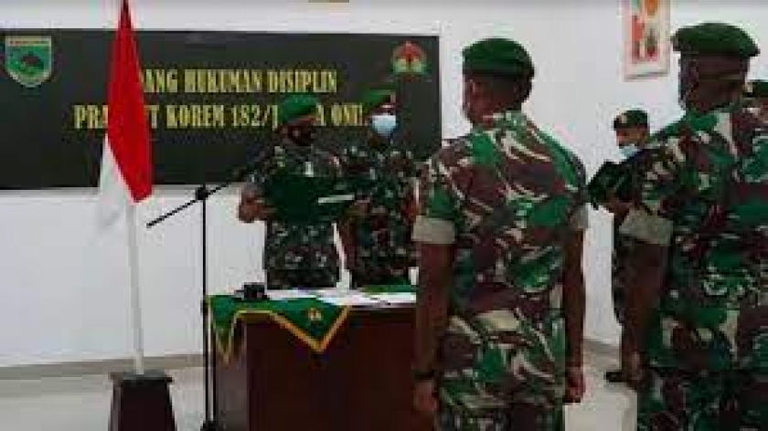 2 Oknum TNI Dihukum Akibat Mabuk dan Bikin Onar di Papua Barat. [Foto: Pendam Kasuari]